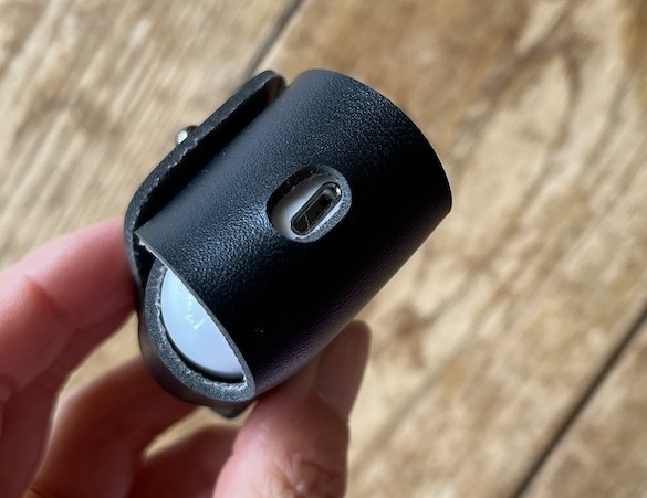 �[�d�ł���悤�Ɍ����J���Ă���