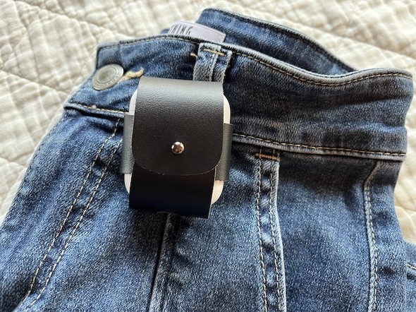 �x���g���[�v�Ɏ��t����ꂽ��֗�����