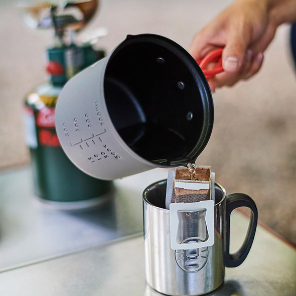 �A�E�g�h�A�p�N�b�J�[