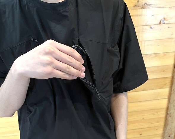 ���|�P�b�g�ɃX�}�z�����[