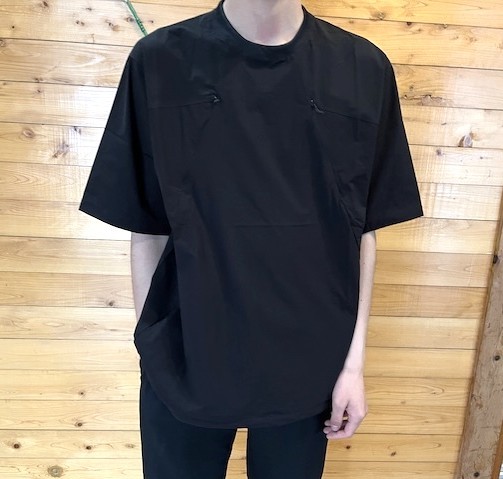 ���C�g�s�X�e�𒅗p���A���̃A�W���X�^�[���i���Ă��Ȃ���Ԃ̐��ʂ���̑S�g��