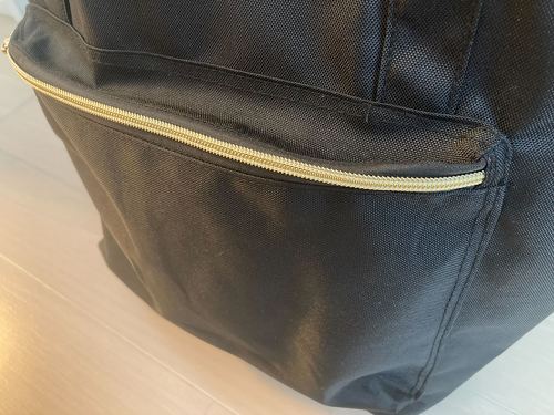 フロントのポケットが優秀