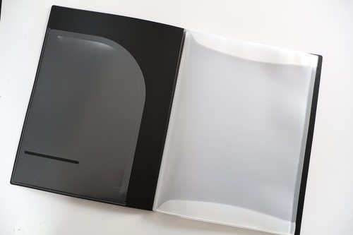 ܏̃t@CƂ͈قȂA㉺̃tbv^Cv