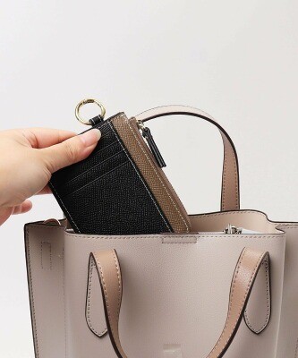 リズデイズ Digne 本革フラグメントケース