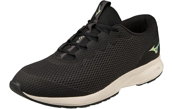 ウォーキングシューズ