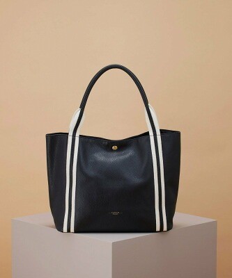 �g�v�J�s �\�t�g�V�������N �e�[�v�R���r A4 �g�[�g �o�b�O