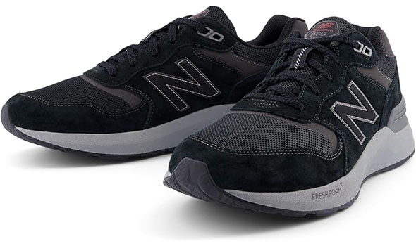 ウォーキングシューズ