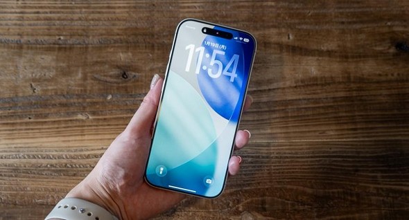 �uiPhone 17�v�̎g���S�n�����r���[