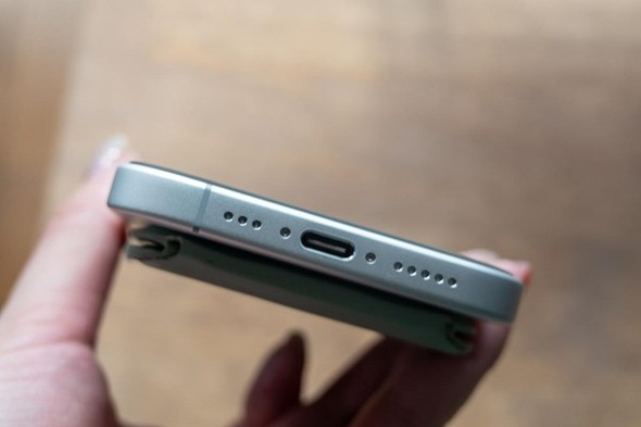 Lightning�P�[�u�����瑲�Ƃł���̂��Â��^��iPhone�����芷�����l�ɂƂ��Ă͍��|�C���g