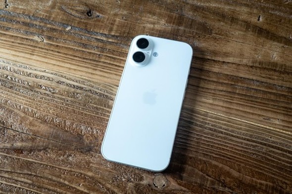 �o�����X���ǂ��Ɛl�C��iPhone 17�i�ʐ^�̓z���C�g�j