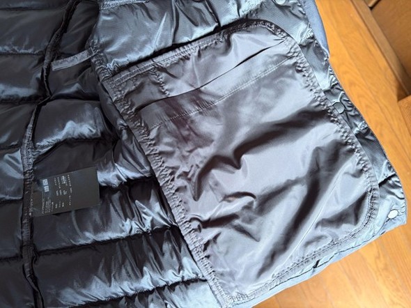 ���Ɏ��[�ܗp�|�P�b�g������Ă���