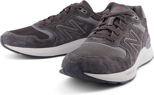 �j���[�o�����X Fresh Foam Walking 880 v7