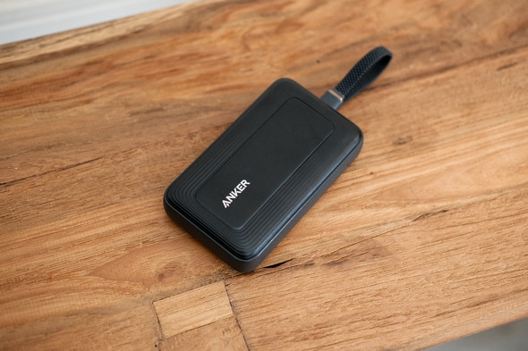 �P�[�u���Y��̐S�z���Ȃ�Anker�uZolo Power Bank�v