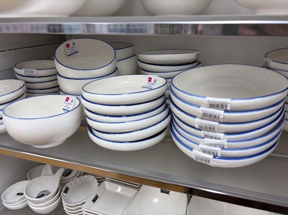 �������ꂽ�f�U�C���̃u���[���C���V���[�Y