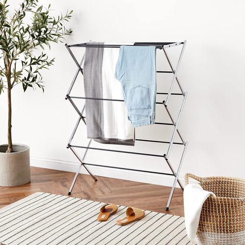 Amazon�x�[�V�b�N �܂��ݎ��������X�^���h