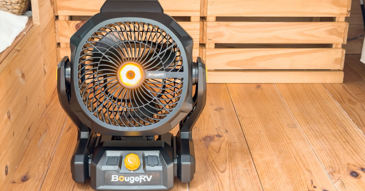 車中泊の暑さ対策】車中泊歴の長い筆者が「BougeRVの充電式ファン」を