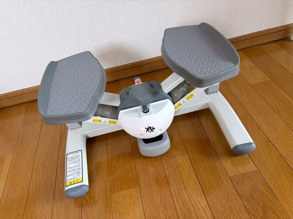 �_�炩���J���[�ŃS�c���Ȃ��f�U�C���Ȃ̂����ꂵ��