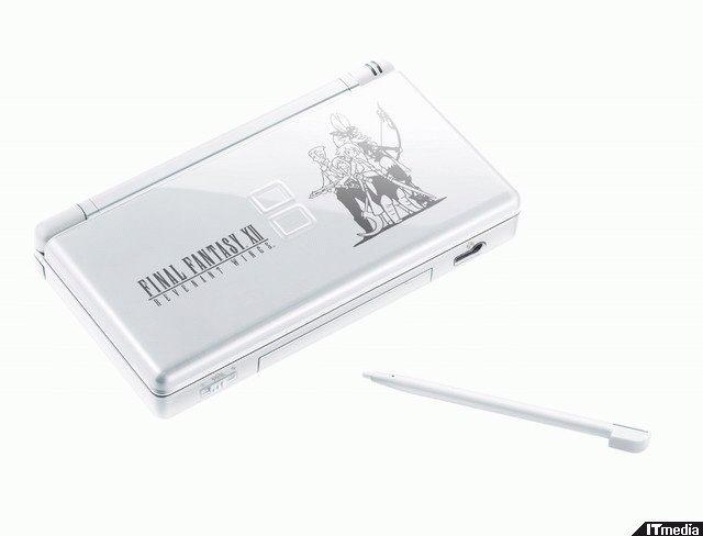 レーザー刻印された限定DS Lite同梱版発売決定――「FFXII レヴァナント
