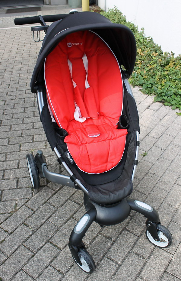 電動折りたたみベビーカー「4moms Stroller」に（息子が）乗って ...