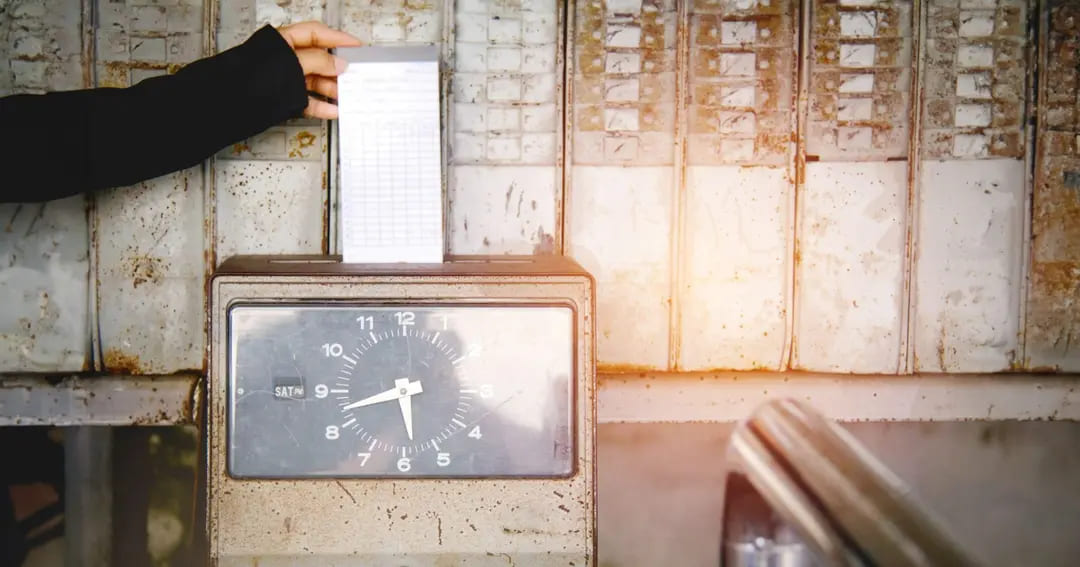 �]�ƈ��̋ΑӊǗ����Ƃɂ����������������@�ȒP���삪�E���̂������ߋΑӊǗ��V�X�e���^�A�v��3�I