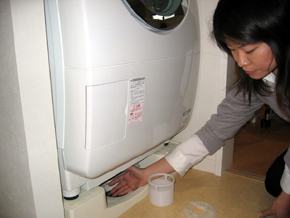 ドラム式洗濯機を移動せずに掃除できる防水パン Itmedia News