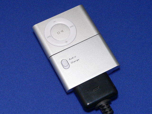 ブライトンネット、iPod shuffleにDock機器を接続するアダプター