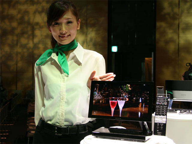 世界初の有機ELテレビ、ソニー「XEL-1」（詳報）（1/2 ページ