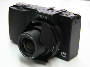 輝く高品質な シャッター数2918回！RICOH リコー デジカメ GX GX200 ...