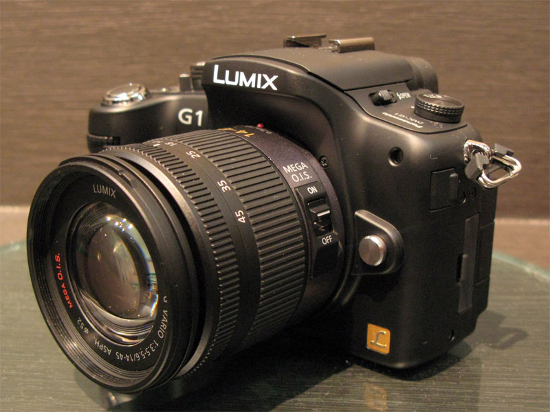 ミラーレスのマイクロフォーサーズ初号機“LUMIX”「DMC-G1」（1/2