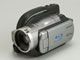 秋のフルHDビデオカメラ（3）：BDでノンストップの日立「DZ-BD10H」、AVCHDの限界に挑むキヤノン「HF11」