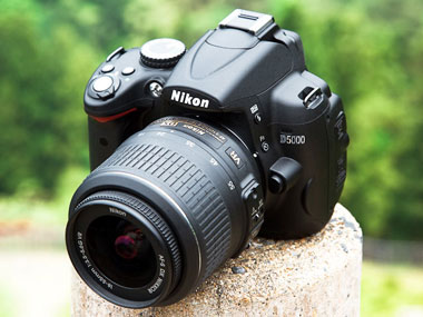 写真を楽しみ、腕を磨けるカメラ――ニコン「D5000」開発者に聞く：永山 