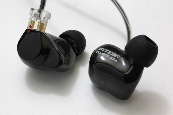 須山歯研、初のユニバーサルタイプ高級イヤフォン「FitEar TO GO！ 334」を発売：耳型はとりません - ITmedia NEWS