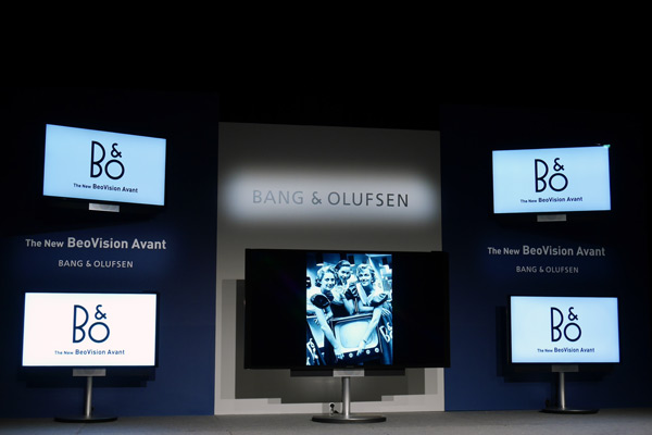 電源を落とすとコンパクトになるスタイリッシュな4Kモニター、B＆O 