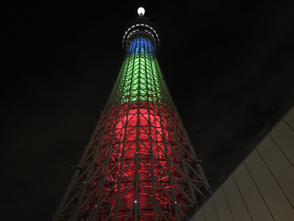 東京スカイツリー 光の3原色 で発光中 青色ledのノーベル賞受賞で Itmedia News