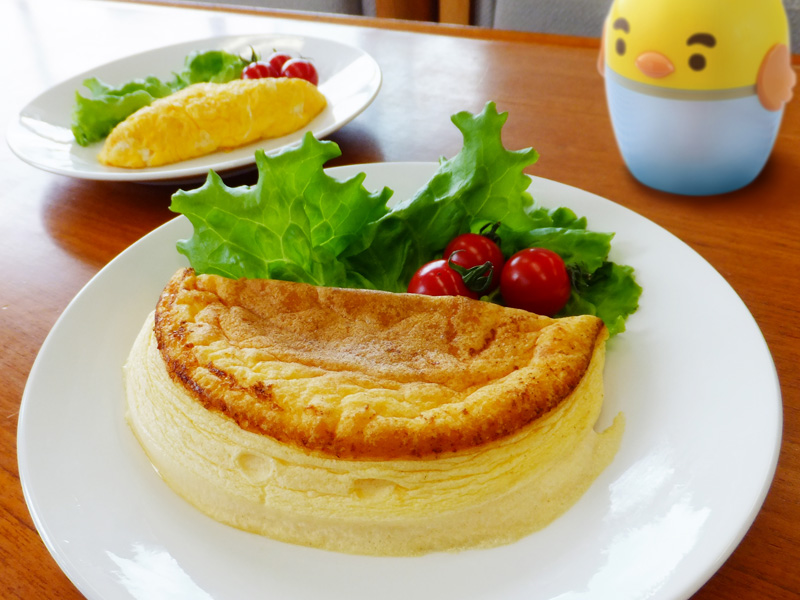 口の中でとろける“ふわしゅわ”の幸せ タカラトミーアーツがオムレツ