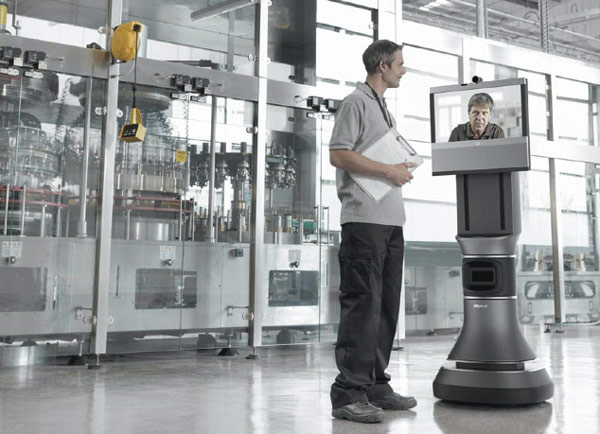 猫がのったらどうなる？ “目”を獲得した「ルンバ980」の気になるところ