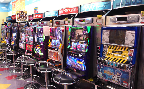 血圧計にラジオ体操も ゲーセンはシニアの社交場になれるのか 2 2