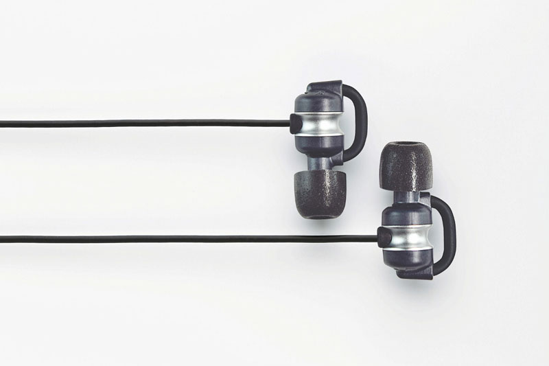 音茶楽、制振塗装などで音質を磨いたハイレゾ対応イヤフォン「Flat4-粋