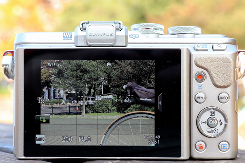 日本大特価祭  E-PL8❤️ ❤️洗練されたお洒落なデザイン✨自撮り＋Wi-Fi★オリンパス デジタルカメラ