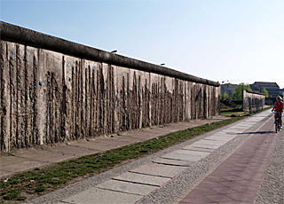 ベルリンの壁崩壊から年 その後の姿に迫る 松田雅央の時事日想 2 4 ページ Itmedia ビジネスオンライン