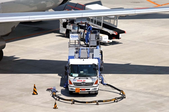 空港ではたらく個性豊かな 特殊車両 たち それぞれの任務 役割は 秋本俊二の 飛行機と空と旅 の話 3 4 ページ Itmedia ビジネスオンライン
