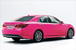 トヨタ ピンクのクラウン 発売 外装色は モモタロウ Itmedia ビジネスオンライン