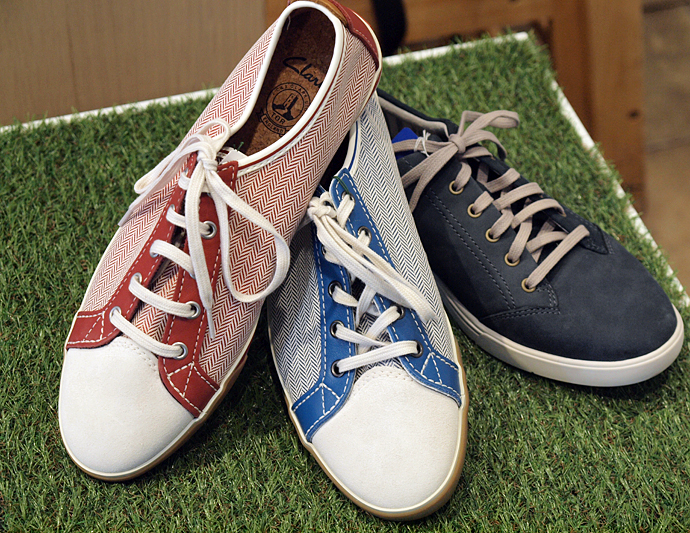 送料無料 モカシン レースアップ ローカット レディース AW 秋冬 新作 秋新作 冬新作 人気 流行 定番 2025 クラークス Clarks 26184612 26184536 ワラビー エヴォシューズ 本革 靴 クレープソール アンクルブーツ スエード レオパード ダスティローズ 送料無料 モカシン レースアップ ローカット レディース AW 秋冬 新作