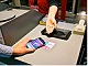 NFC搭載のスマートフォンを活用したリワード広告を開発、サイバーエージェント、CAリワード、凸版印刷