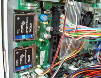 画像1　Windows Embedded StandardとINtimeを組み合わせた制御システムの導入例