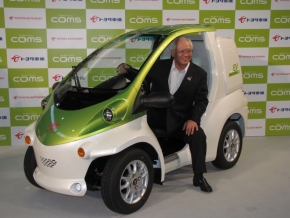 1人乗りev コムス はコスト低減で60万円以下に セブンイレブンが宅配に採用 電気自動車 1 2 ページ Monoist