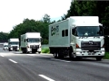 4台の大型トラックを用いた自動運転・隊列走行の実験風景
