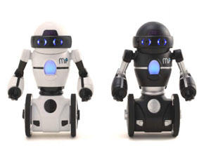 自立走行や犬型ロボット「OMNIBOT」、タカラトミーが発表