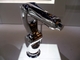 デンソーが初のグッドデザイン大賞、表面を滑らかに磨き上げた産業用ロボットで