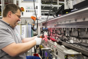 Deutsche ACCUmotiveにおけるリチウムイオン電池生産の様子